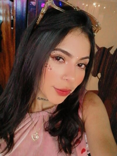 Danna Latin Stripchat Webcam Model Profile Free Live Sex Show