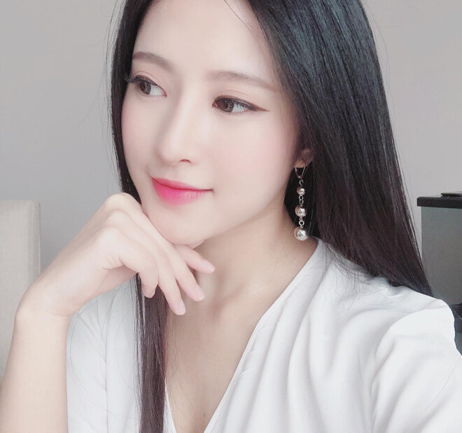 Nude 主播免费直播性爱表演和聊天 Stripchat