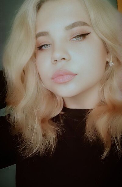 Emily Blonde Cam Model Free Live Sex Show Chat Stripchat