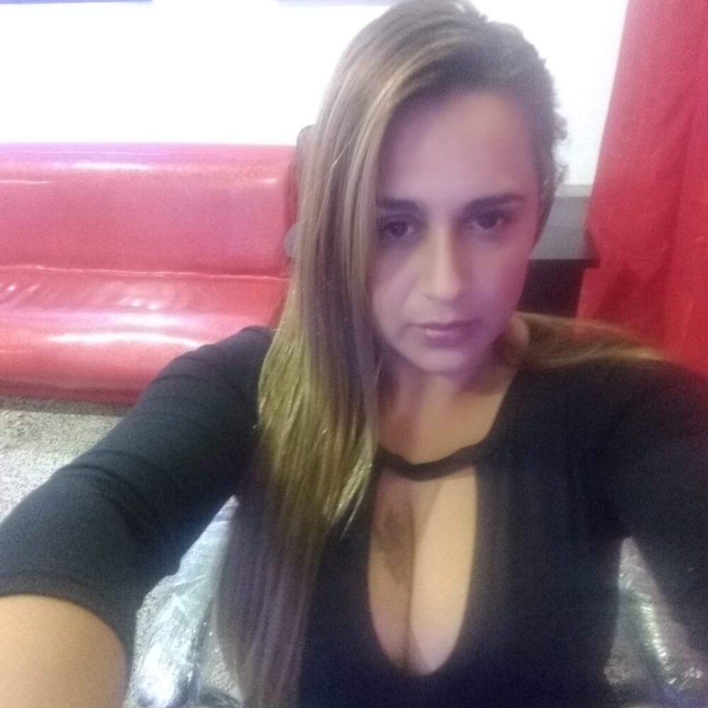 Alexa Horny Profile Stripchat Webcam Model Camwox