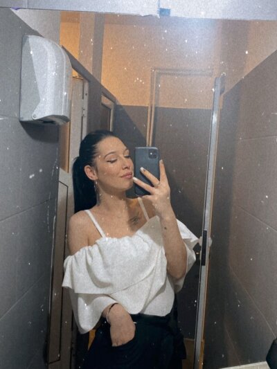 Laraevance Stripchat Webcam Model Profile Free Live Sex Show Cam Joy