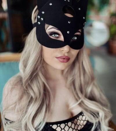 Sex videa a nahrané kamerové show Katateya Stripchat