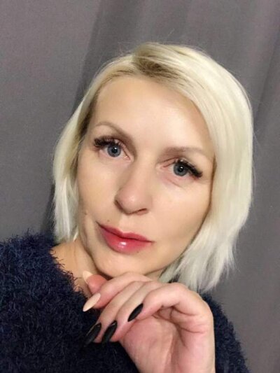 Modelka LoraRebel na kameře živá sex show a chat zdarma Stripchat