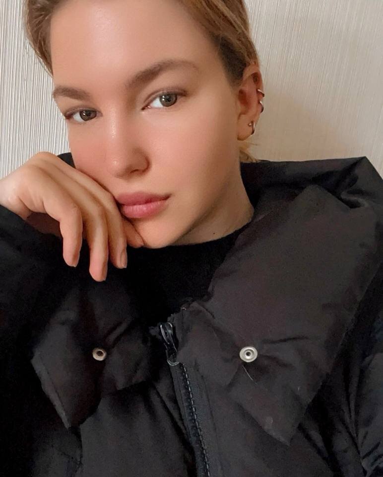 FrinaSogen Webcam Model Profile Sex Porn Cam