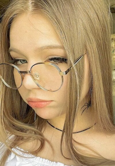 Melanie Moon Stripchat Webcam Model Profile Free Live Sex Show Cam Joy