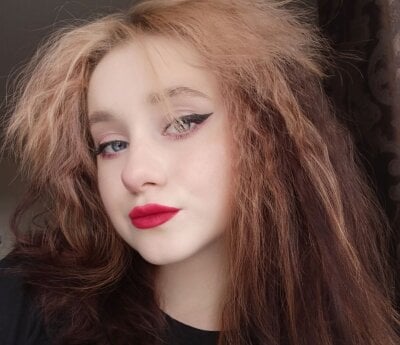 Modelka SynneCarley na kameře živá sex show a chat zdarma Stripchat