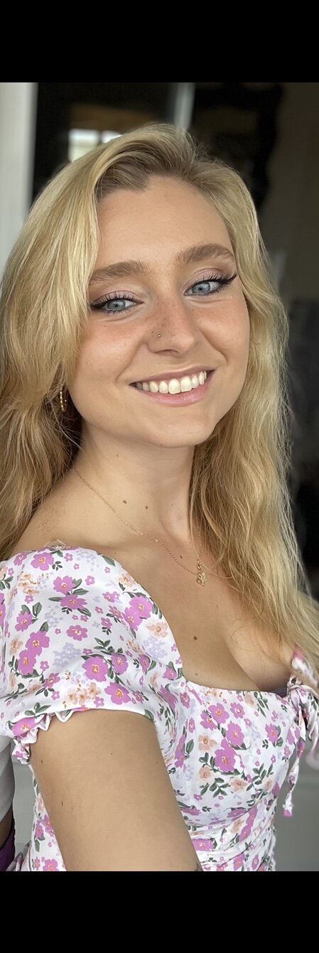 Helped Blonde вебкам модель бесплатный секс видеочат Stripchat
