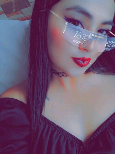 Queena Hot Stripchat Webcam Model Profile Free Live Sex Show