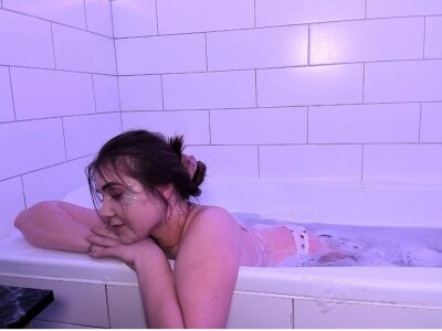 Modelka Freya Moore na kameře živá sex show a chat zdarma Stripchat