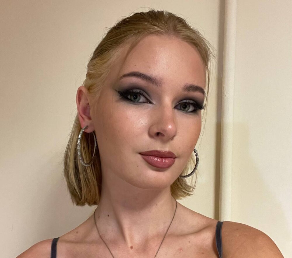 Modelka Fayeri na kameře živá sex show a chat zdarma Stripchat