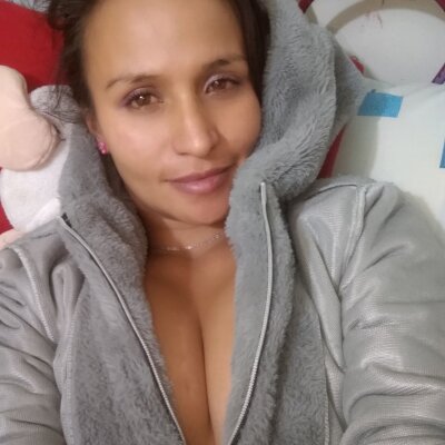 HilledEmitter Stripchat Webcam Model Profile Free Live Sex Show