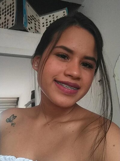 Modelka Sra Smith na kameře živá sex show a chat zdarma Stripchat