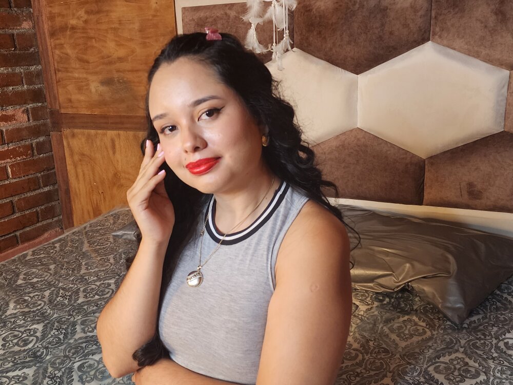 Modelka CathalinaBeltran na kameře živá sex show a chat Stripchat