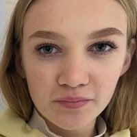 Maya_prise Adlı Modelin Çevrimdışı Sohbet Odası