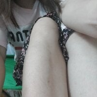 Kim-Squirt102 webcam