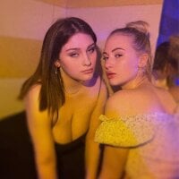 Nikole_Amanda's Offline Chat Room