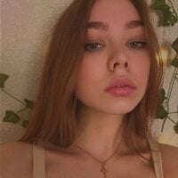 Chloe_Milk Adlı Modelin Çevrimdışı Sohbet Odası