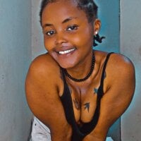 BrownskinSexy's Offline Chat Room