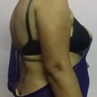 housewifeboudi webcam