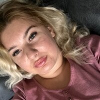 NailaRosee webcam