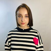 ChantalMiln's Offline Chat Room