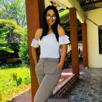 Samantha-Thompson webcam model