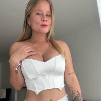 Stefanny_ruiz_ fully nude on webcam for live porn video chat
