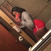 newestchanelbag's Offline Chat Room