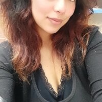 Valeria-Morel's Offline Chat Room