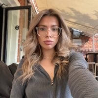 WhoIsAmeliaLive Webcam