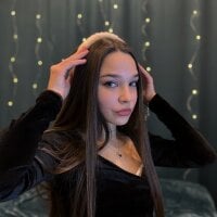 Lilith_Macey Adlı Modelin Çevrimdışı Sohbet Odası