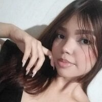 shy_luna18 webcam model