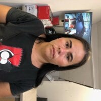 Lily_Wellss' Offline Chat Room