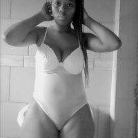 Millie_Lamace webcam