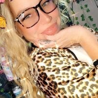 Offline chatovací místnost SexyBlondeStoner420