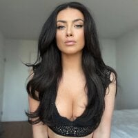 zoeblack Adlı Modelin Avatarı