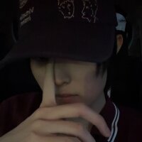 Lewis_Hamelton's Offline Chat Room