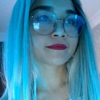 elizziKerra Adlı Modelin Çevrimdışı Sohbet Odası