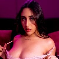 Ariana_Vegaa