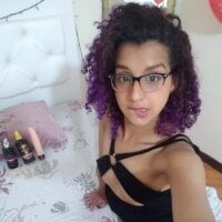 larissa_lovee's Offline Chat Room