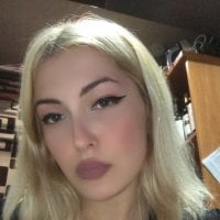 غرفة دردشة Ellie_Hoty دون اتصال