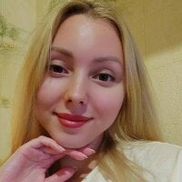 Alice_smiles webcam
