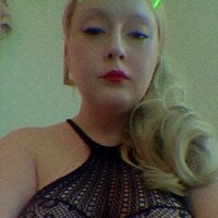 violetskies6969 Adlı Modelin Çevrimdışı Sohbet Odası