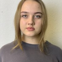 غرفة دردشة LillyAdamms دون اتصال