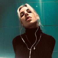 Emma_Lovia Adlı Modelin Çevrimdışı Sohbet Odası