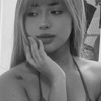 EmilyPaynne webcam