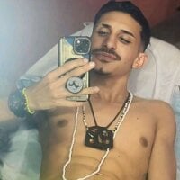 Dilan_Camss' Offline Chat Room