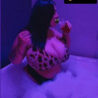 jazmincitapapi's Offline Chat Room