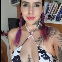 xdemonica's Offline Chat Room