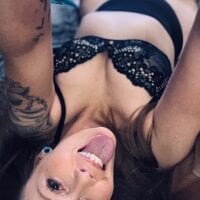 Dirtywifey Adlı Modelin Çevrimdışı Sohbet Odası